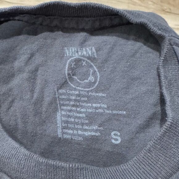 Nirvana Gray Yellow Logo Short Sleeve Tee Shirt Women’s Small - Picture 2 of 2